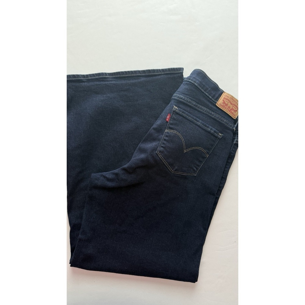 Levi's Women's Blue Jeans Size 32 Waist Wide Legs Mid Rise EUC Denim Pants - Picture 2 of 8